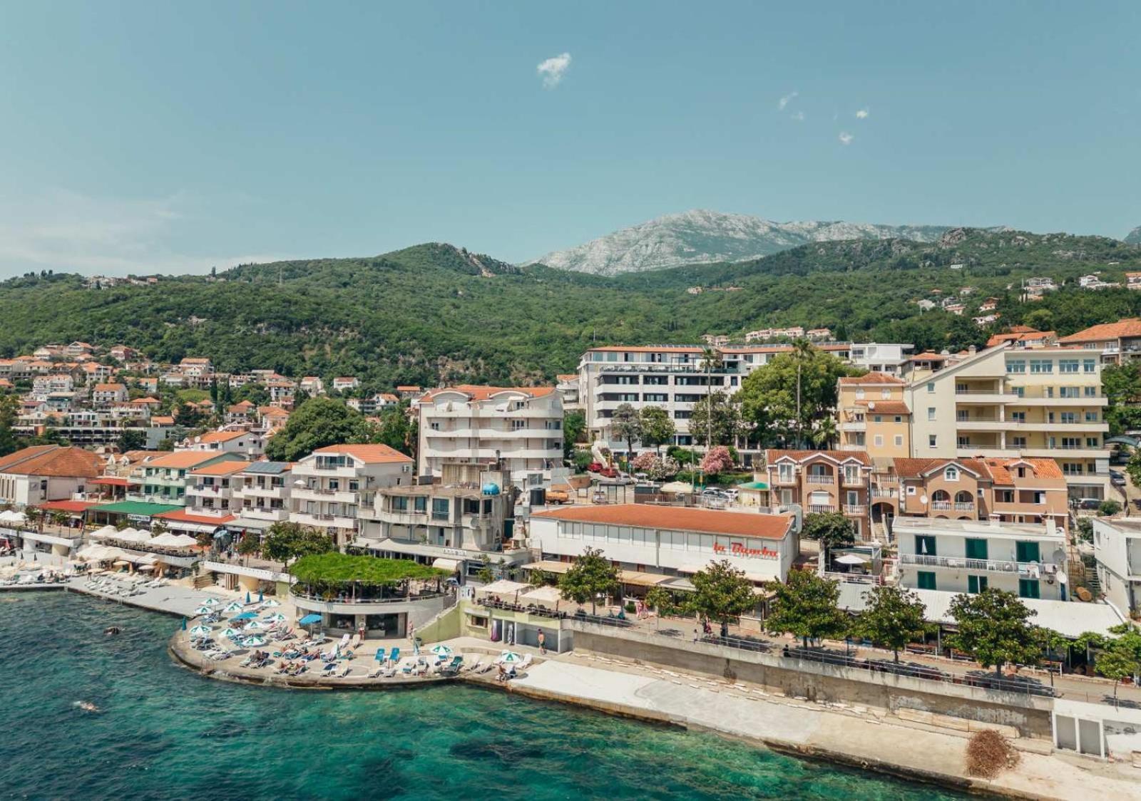 Hotel Talia Topla Екстер'єр фото